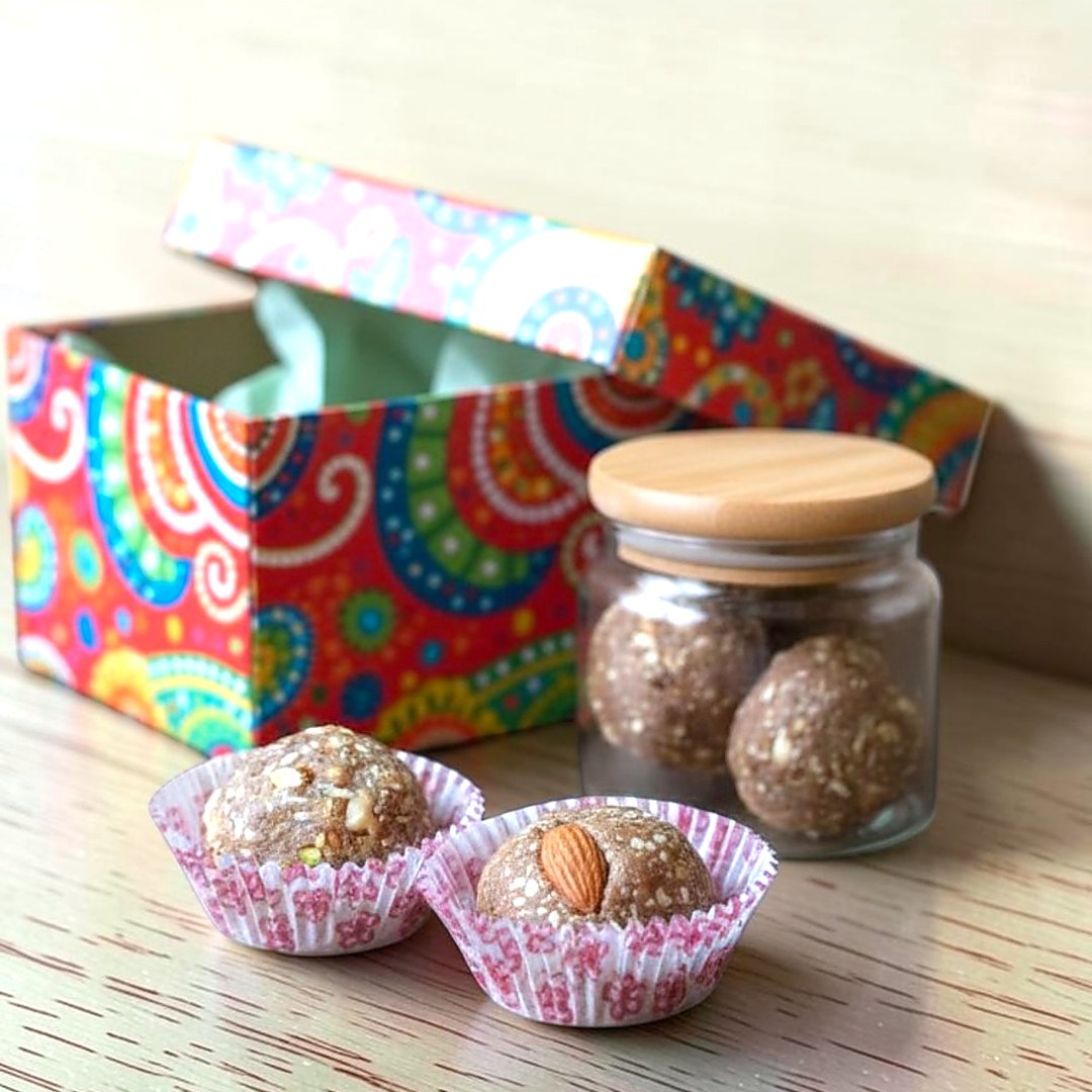 Dates & Nuts Laddoo — 1 kg Gift Box